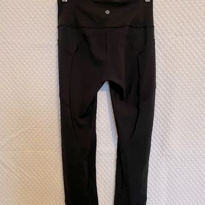 Black Lululemon size 6 leggings with side pockets